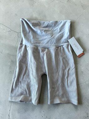 ISABEL Maternity Shaper Shorts Size Medium NEW NWT
